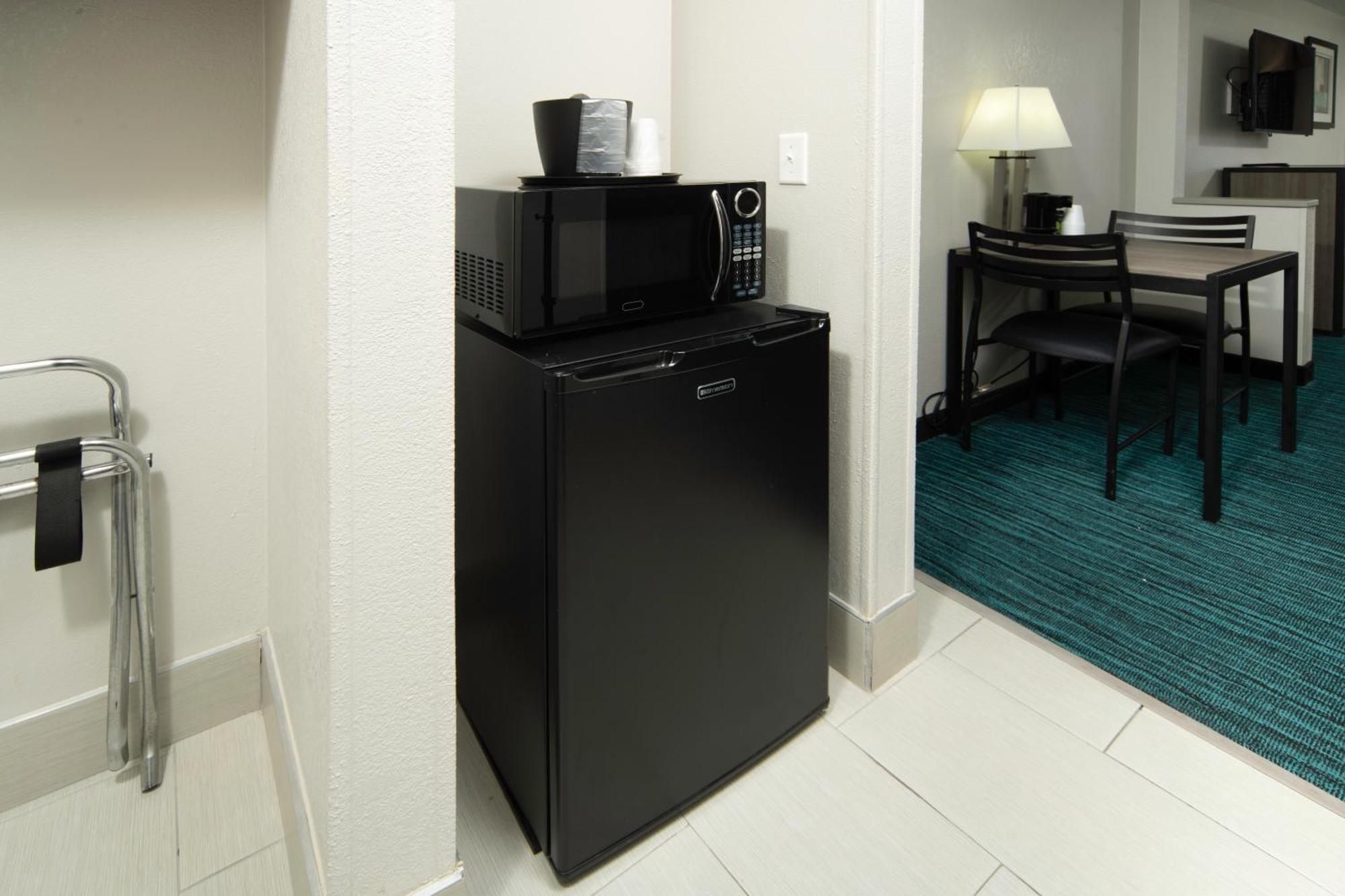 Bridgepointe Advantage By Bphotels Fremont ภายนอก รูปภาพ